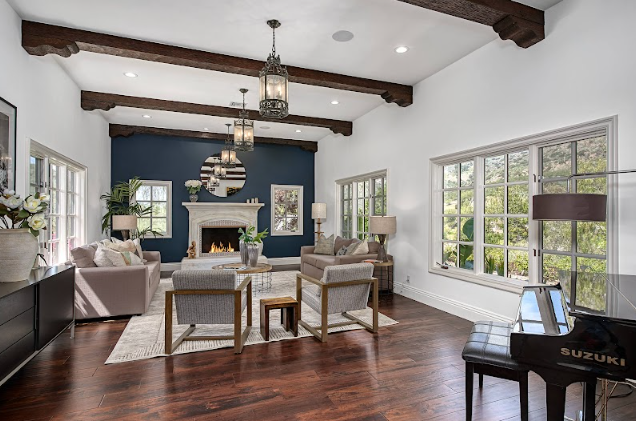 Screenshot 2025-12-08 100915