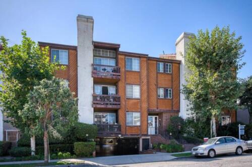 1433-Barry-Ave-302~01