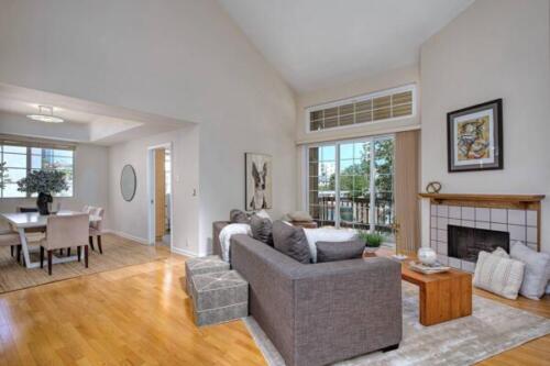 1433-Barry-Ave-302~04