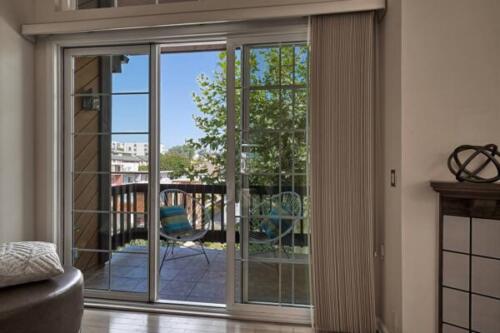 1433-Barry-Ave-302~07