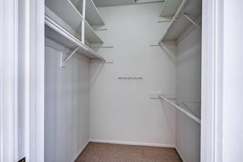 1433-Barry-Ave-302~14