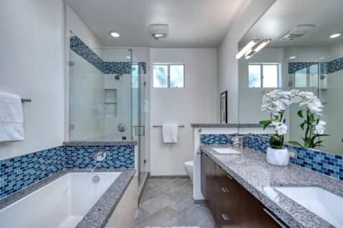 1433-Barry-Ave-302~15