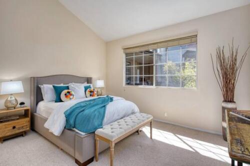 1433-Barry-Ave-302~19