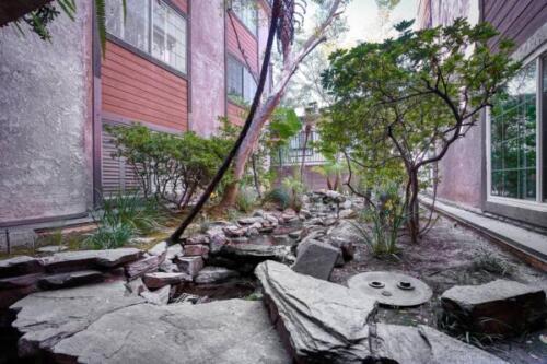 1433-Barry-Ave-302~22