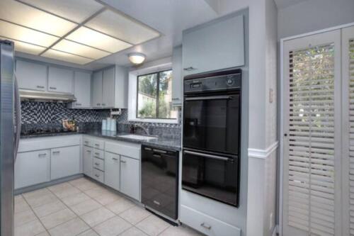 21801-Burbank-Blvd-#67~07