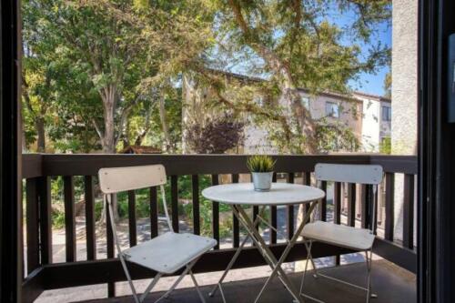 21801-Burbank-Blvd-#67~11