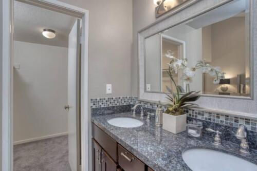 21801-Burbank-Blvd-#67~14
