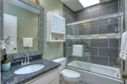 21801-Burbank-Blvd-#67~18