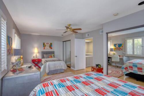 21801-Burbank-Blvd-#67~20