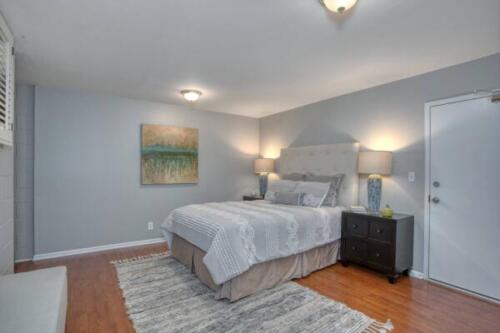21801-Burbank-Blvd-#67~21
