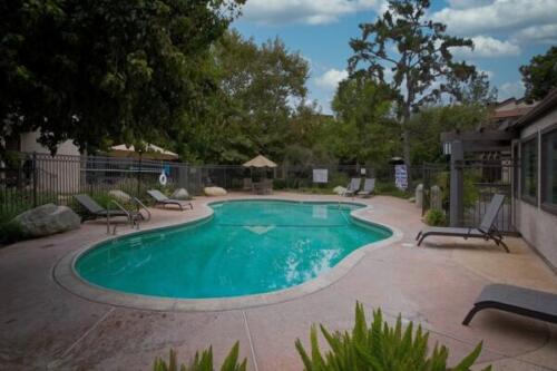 21901-Burbank-Blvd-#67~33